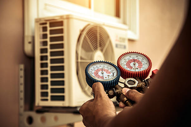 Professional Ductwork Repair technician working in Squires, MO